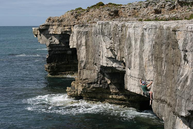 Pongoose blog image - Mick Ward soloing 'Hooked like no fish before me' at Portland, Dorset